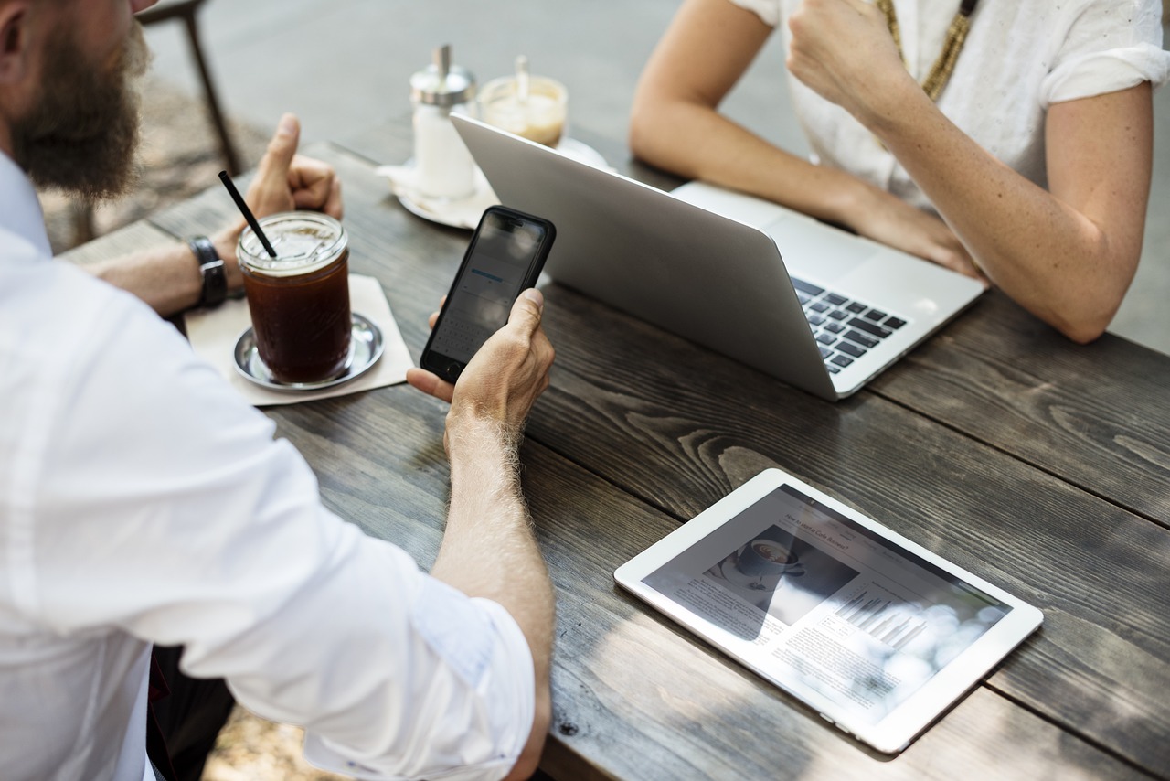 How to Network in College: Building Connections for Future Success