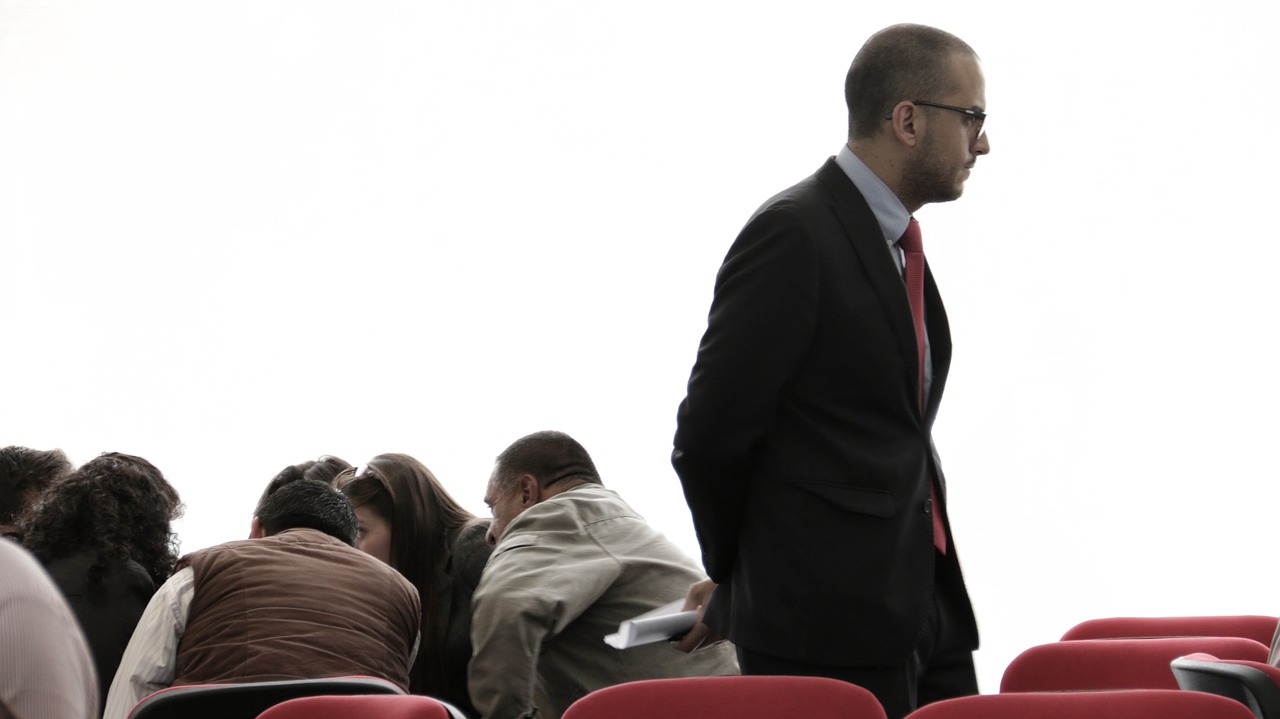 How to Choose a College Adviser
