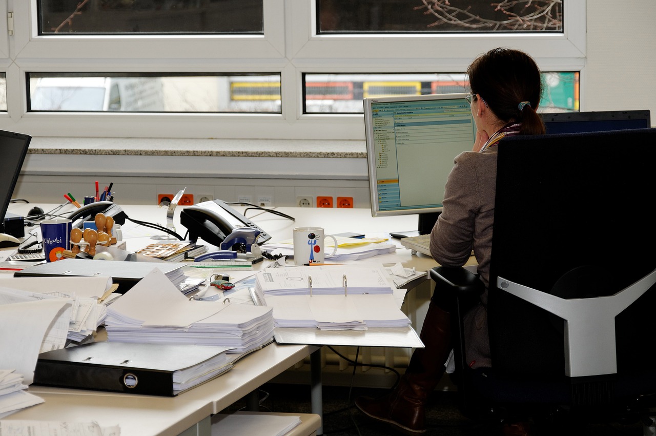 Navigating the Path to Becoming a Legal Secretary