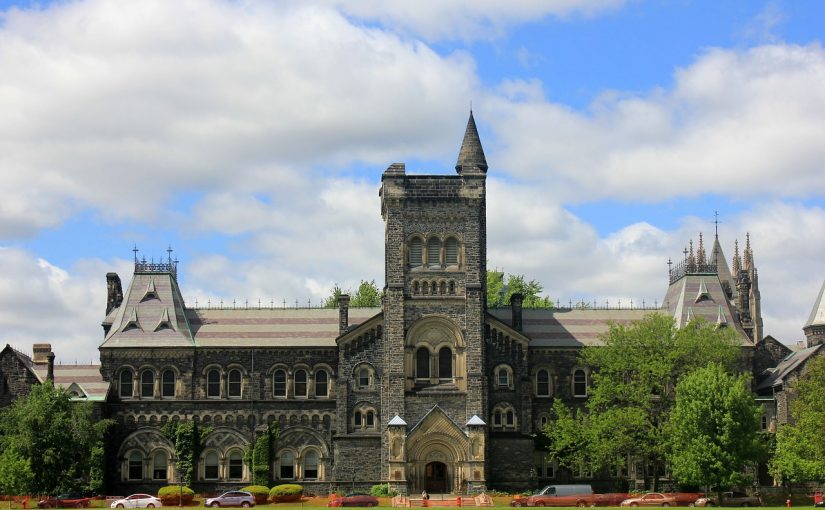 How to Apply for College Transfer Scholarships
